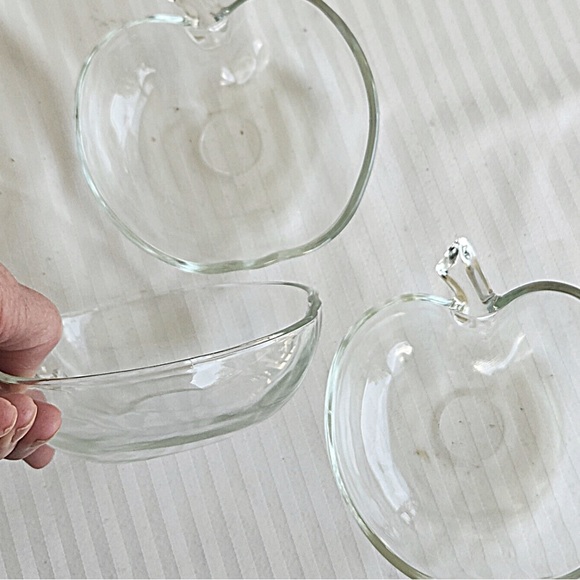 ADorable APPLE Shaped Clear Glass Dishes~Serving 3 Pieces - Picture 3 of 3